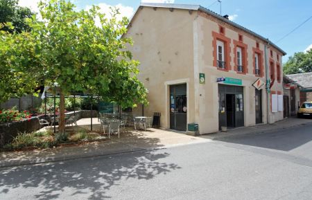G&icirc;te n&deg;87G1290 Saint-Hilaire-la-Treille - Haute-Vienne - gite de La Treille &agrave; Saint Hilaire La Treille en Haute-Vienne, &agrave; l'&eacute;tage, l'appartement aux volets roulants &eacute;lectriques