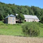 Gite du Mazeau Nicot Haut &agrave; Nedde en Haute-Vienne - la maison et la superbe grange dans la nature