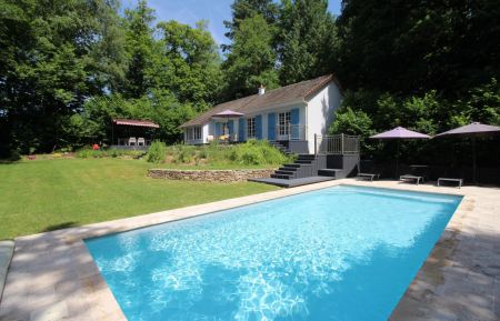 Gite Le Clos des Chênes à La Combe sur la commune de Thouron en Haute-Vienne (Nouvelle-Aquitaine) - la piscine Gîte n°87G3480 Thouron - Haute-Vienne - Gite Le Clos des Chênes à La Combe sur la commune de Thouron en Haute-Vienne (Nouvelle-Aquitaine) - la piscine