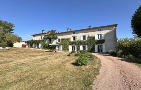 G&icirc;te n&deg;87G84000 S&eacute;reilhac - Haute-Vienne - domaine de Gensignac &agrave; Sereilhac en Haute-Vienne - Limousin -
