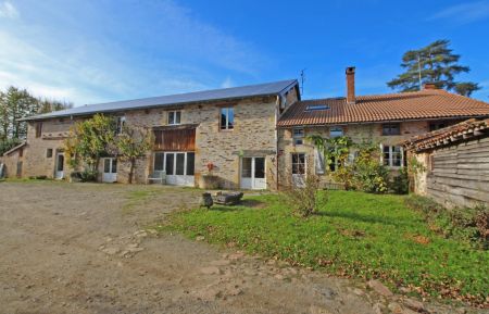 Gîte "La Beige" à Val d'Issoire en Haute-Vienne (Nouvelle-Aquitaine) Gite de groupe n°87G2610 Val d'Issoire - Haute-Vienne - Gîte "La Beige" à Val d'Issoire en Haute-Vienne (Nouvelle-Aquitaine)
