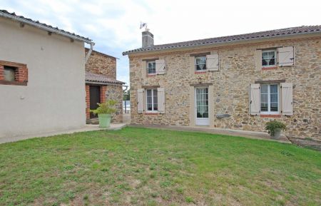 G&icirc;te n&deg;87G1350 Saint-Sornin-la-Marche - Haute-Vienne - Gite "le Haut Tour" &agrave; Saint Sornin La Marche en Haute-Vienne (Limousin en Nouvelle Aquitaine)