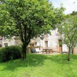G&icirc;te de Chasseneuil &agrave; Saint Symphorien sur Couze en Haute-Vienne (Nouvelle Aquitaine) - c&ocirc;t&eacute; jardin