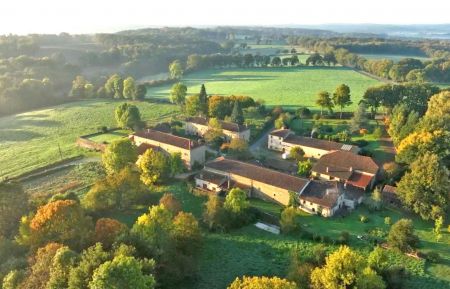 G&icirc;te n&deg;87G82050 Saint-Cyr - Haute-Vienne - G&icirc;tes de Puy d'eau &agrave; Saint Cyr en Haute-Vienne (Nouvelle Aquitaine)