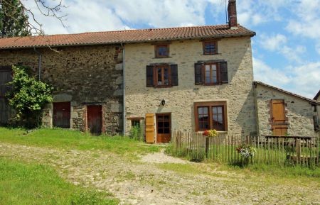 La maison au coeur du village, La Geneytouse en Haute-Vienne, Nouvelle Aquitaine Gîte n°87G5194 La Geneytouse - Haute-Vienne - La maison au coeur du village, La Geneytouse en Haute-Vienne, Nouvelle Aquitaine