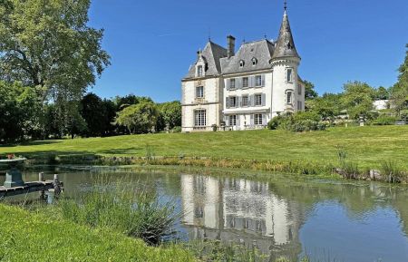 Chambre d'h&ocirc;tes n&deg;87G9702 Isle - Haute-Vienne - Chambre d'h&ocirc;tes "Le Chateau De La Chabroulie" &agrave; Isle en Haute-Vienne (Nouvelle Aquitaine)