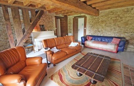 G&icirc;te n&deg;87G1310 Saint-L&eacute;ger-Magnazeix - Haute-Vienne - G&icirc;te "les cheyroux" &agrave; St L&eacute;ger-Magnazeix en Haute-Vienne (Limousin en Nouvelle Aquitaine) - grand salon